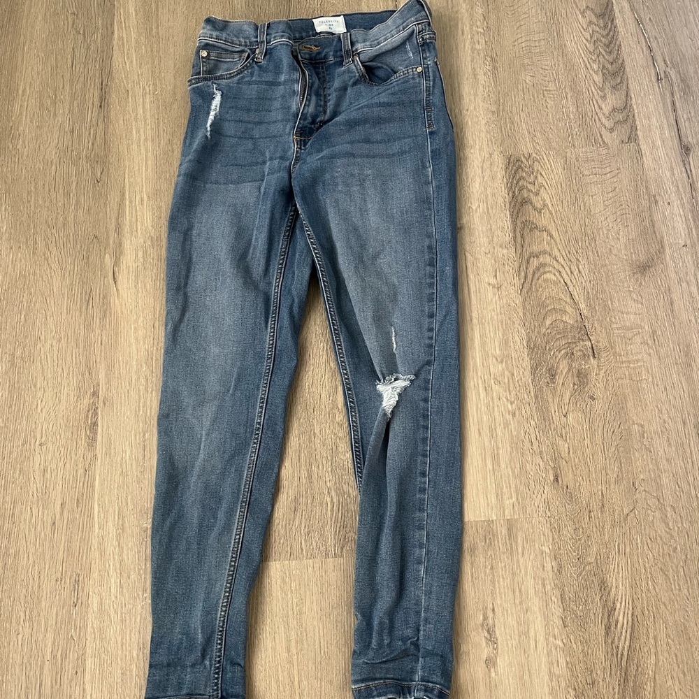 Celebrity pink, high-rise, ankle skinny jeans